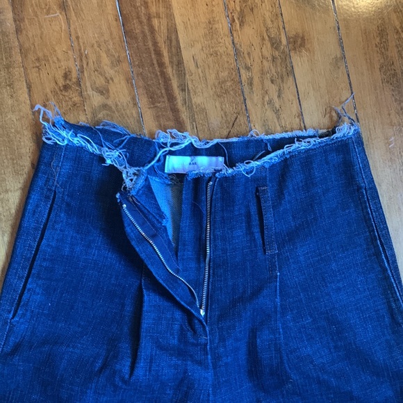 WATER BAR distressed crop stretch jeans.‎ NWOT. Retail 99 - Picture 3 of 5